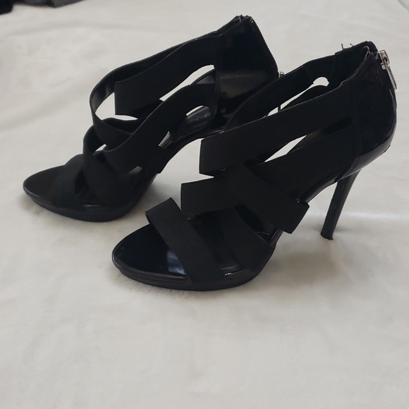 Heels - Picture 1 of 4